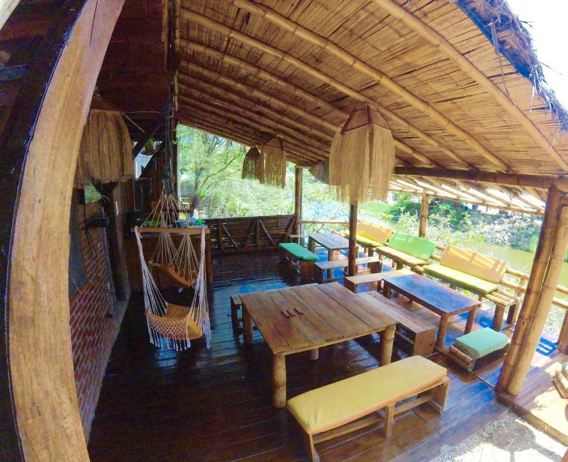 Хостел Iguana Beach House Монтаньїта Екстер'єр фото